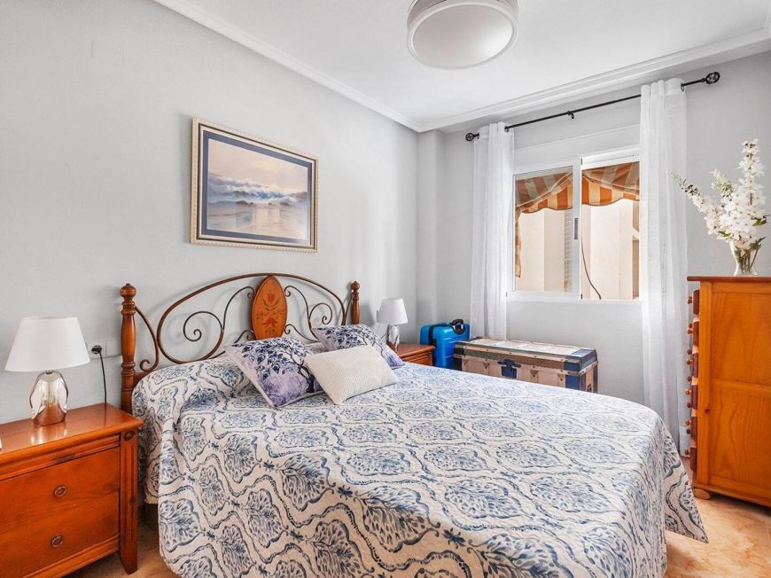 Španělsko Opportunity for a 2-bedroom apartment with a pool