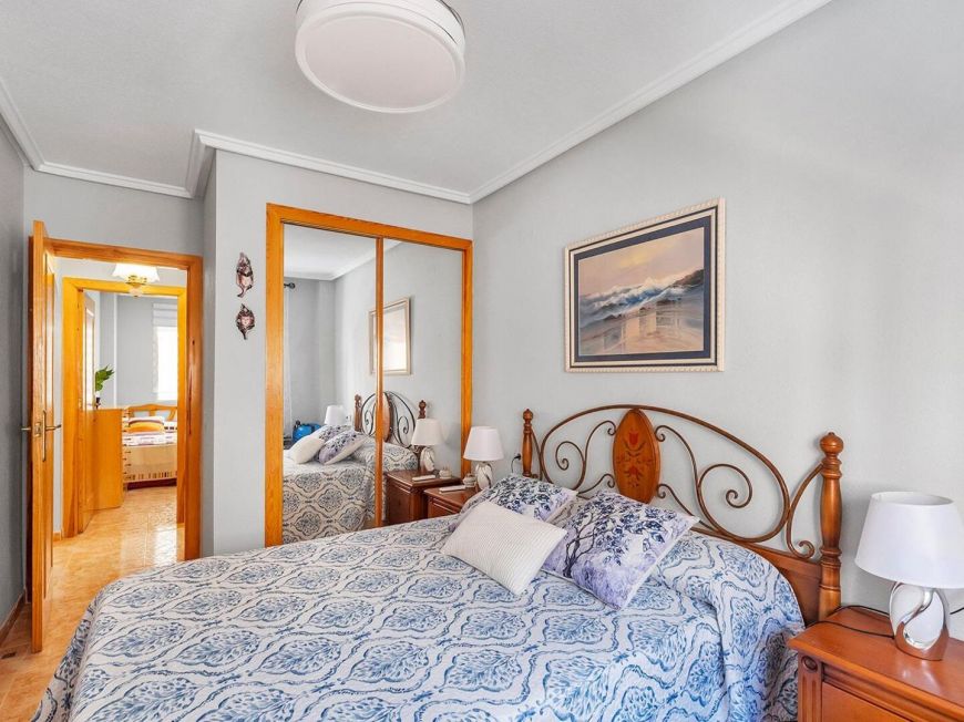 Španělsko Opportunity for a 2-bedroom apartment with a pool