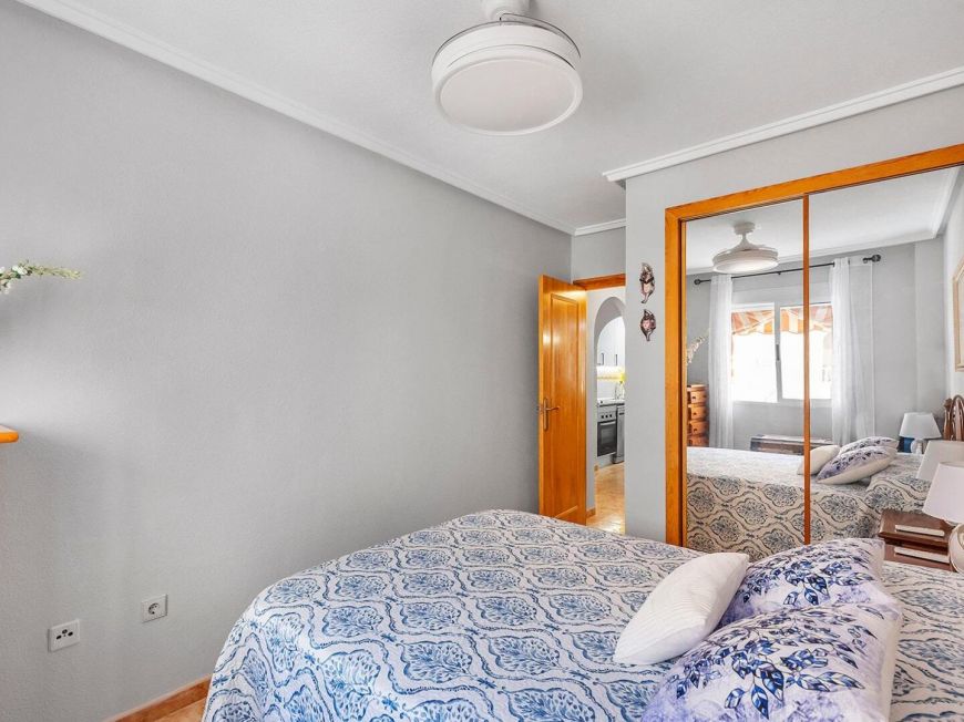 Španělsko Opportunity for a 2-bedroom apartment with a pool