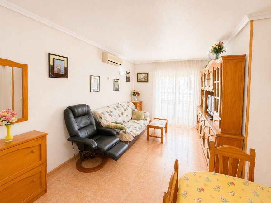 Španělsko Opportunity for a 2-bedroom apartment with a pool