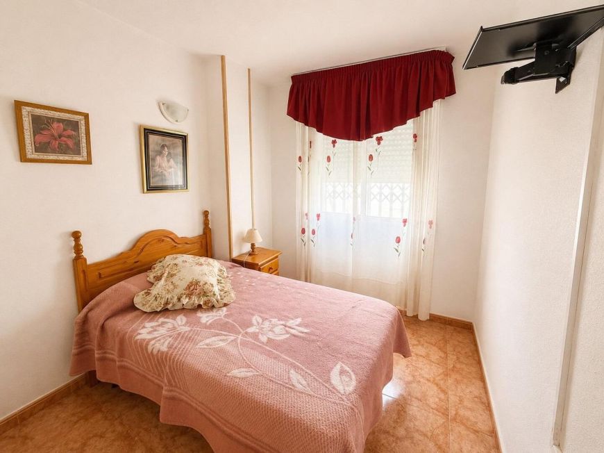 Španělsko Opportunity for a 2-bedroom apartment with a pool