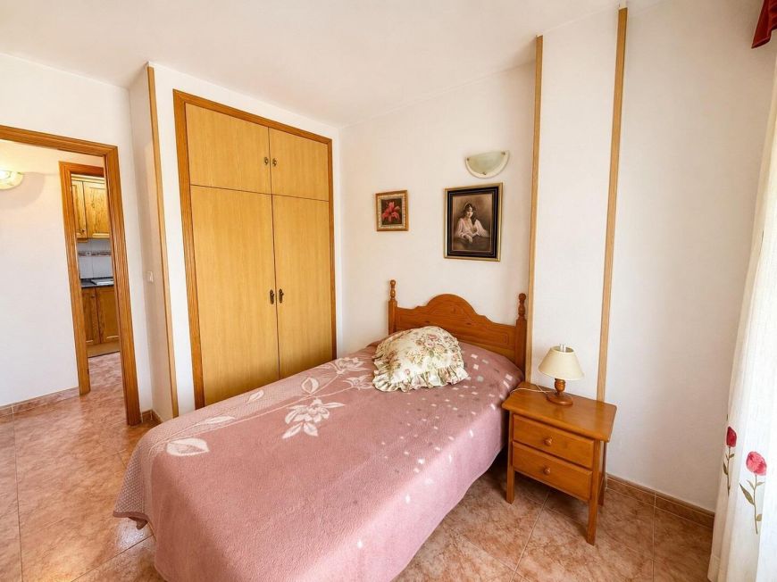 Španělsko Opportunity for a 2-bedroom apartment with a pool