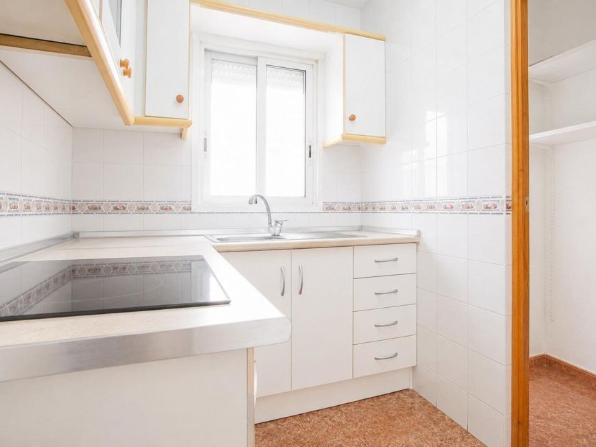 Španělsko Bargain 3-bedroom apartment with terrace