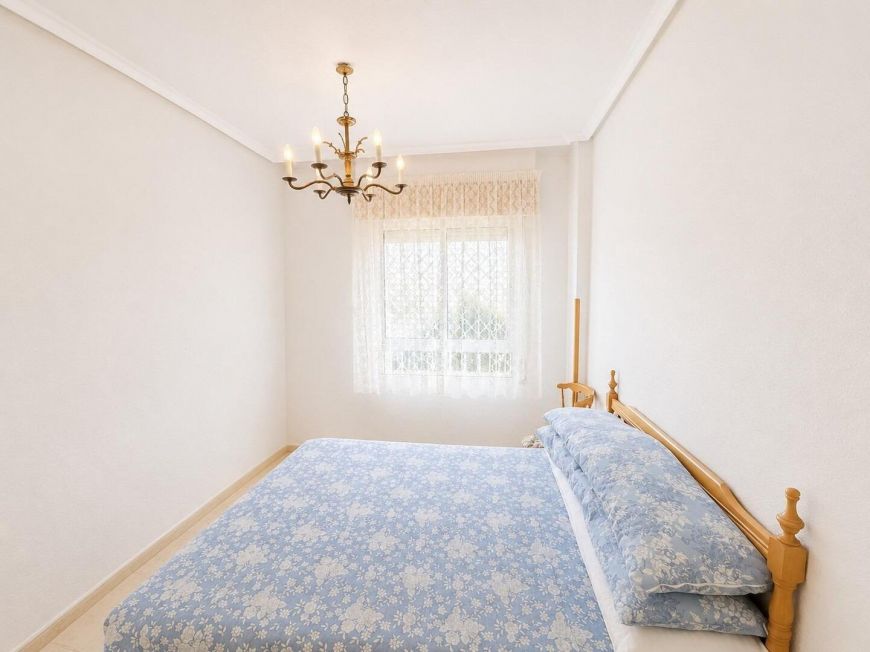 Španělsko Opportunity for a 1 bedroom with pool and green areas