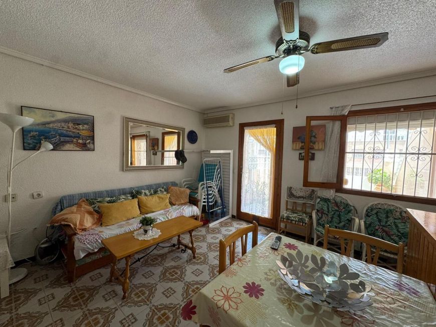 España Bungalow planta baja con 3 dormitorios y 2 baños a 300m de Playa de Los Náufragos