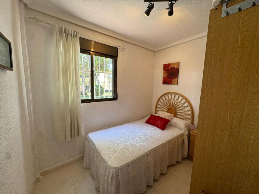 España Bungalow planta baja con 3 dormitorios y 2 baños a 300m de Playa de Los Náufragos
