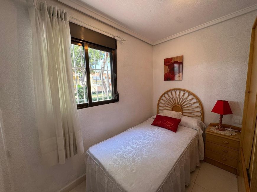 España Bungalow planta baja con 3 dormitorios y 2 baños a 300m de Playa de Los Náufragos