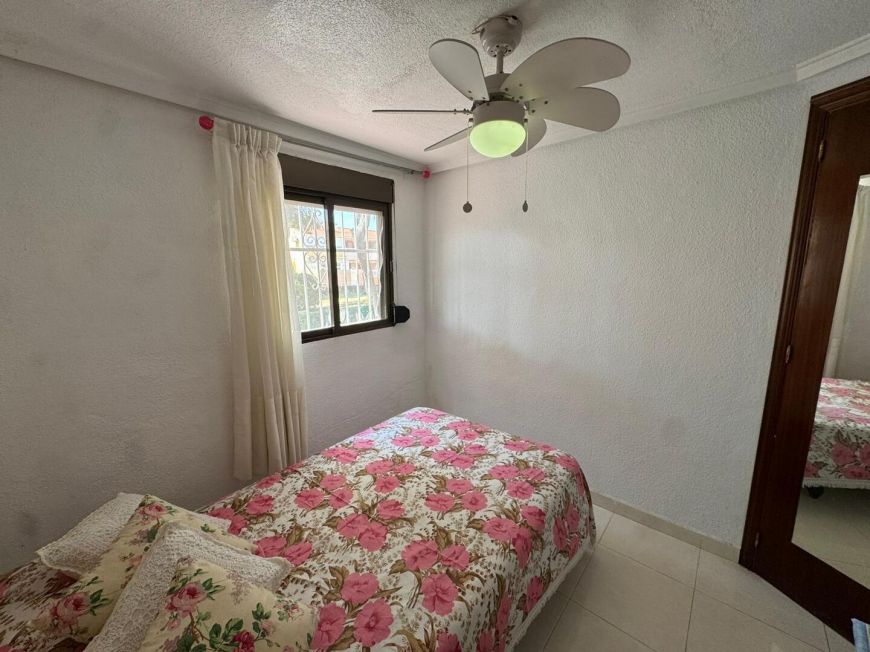 España Bungalow planta baja con 3 dormitorios y 2 baños a 300m de Playa de Los Náufragos