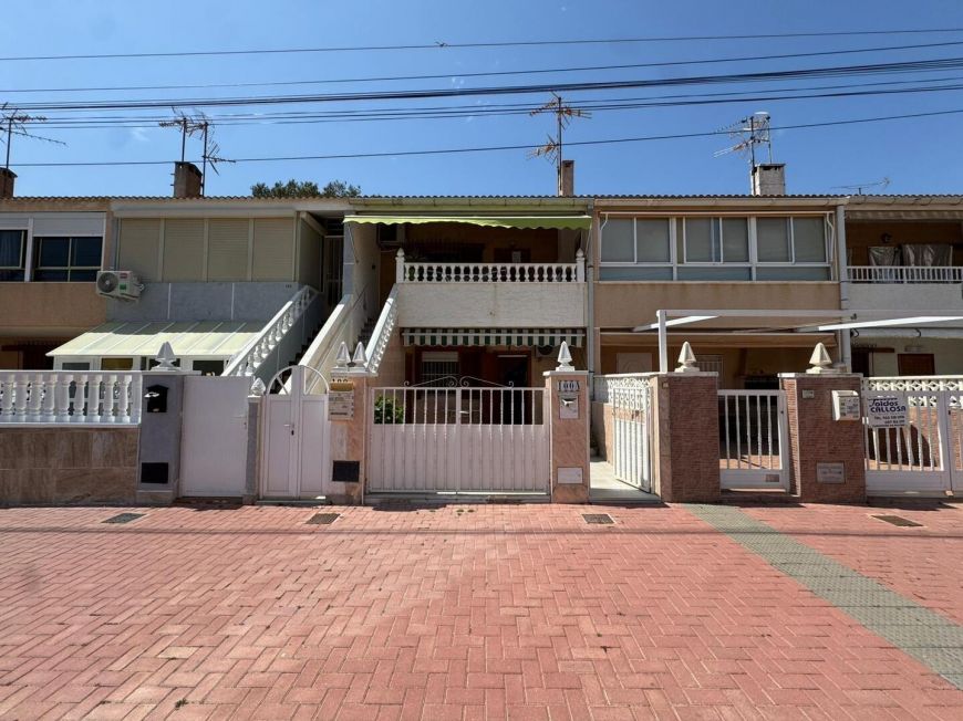 España Bungalow planta baja con 3 dormitorios y 2 baños a 300m de Playa de Los Náufragos