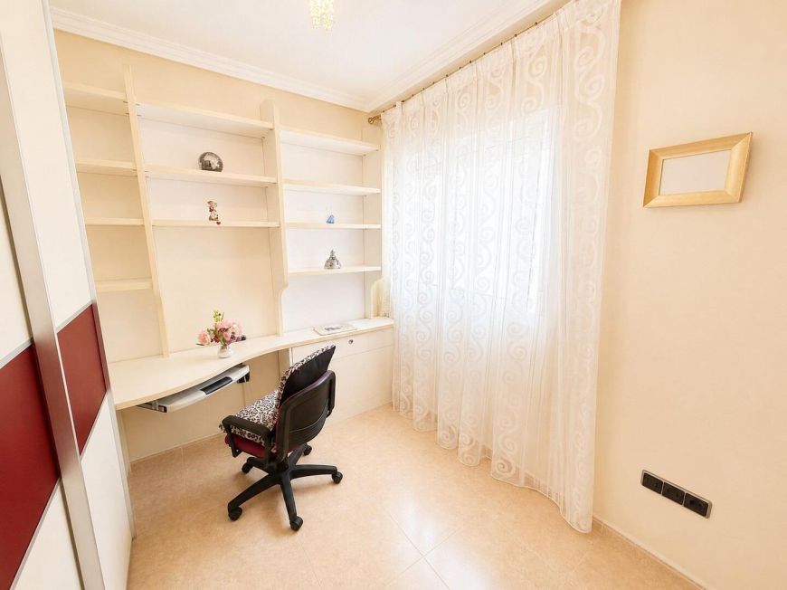 Испания Opportunity: Penthouse with 2 bedrooms and private solarium facing south