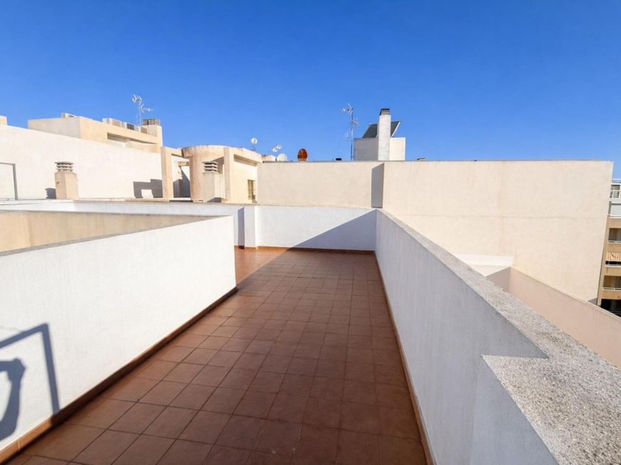 Испания Opportunity: Penthouse with 2 bedrooms and private solarium facing south