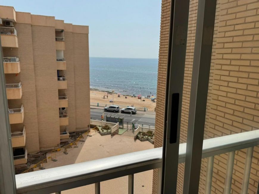 Španělsko BEACHFRONT APARTMENT