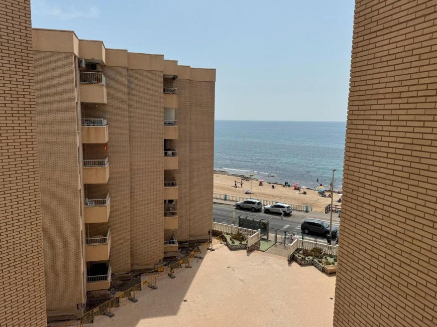 Španělsko BEACHFRONT APARTMENT