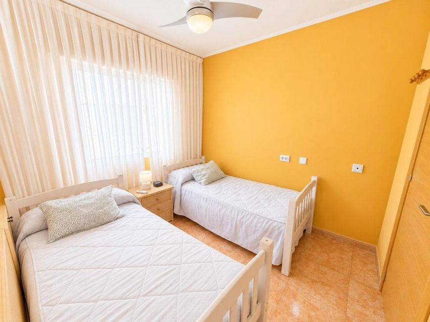 Španělsko Opportunity: 2 bedrooms with pool