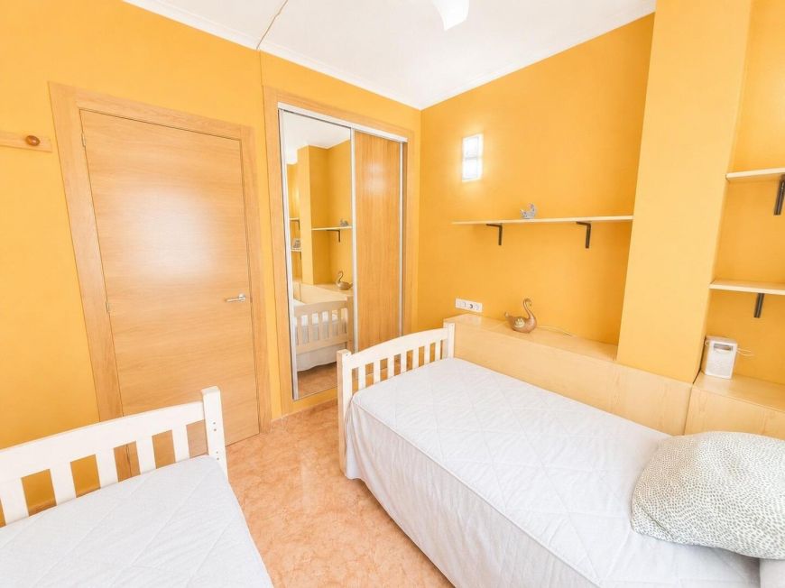 Španělsko Opportunity: 2 bedrooms with pool