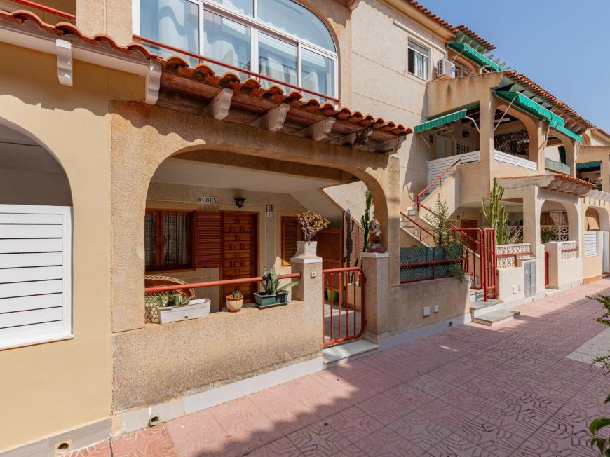Španělsko Your home by the sea! Ground floor apartment with a 15 m2 terrace in Acequión (Torrevieja)
