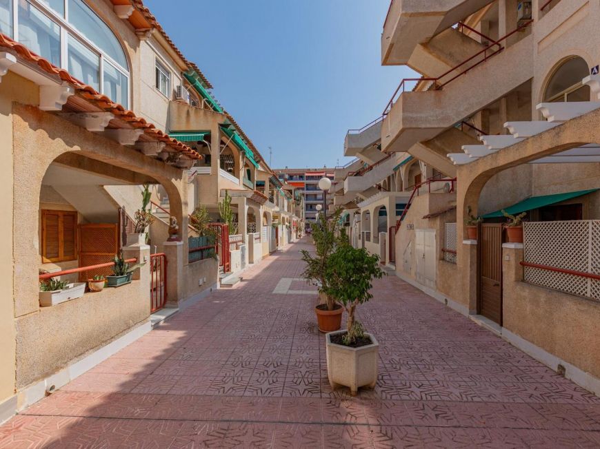 Španělsko Your home by the sea! Ground floor apartment with a 15 m2 terrace in Acequión (Torrevieja)