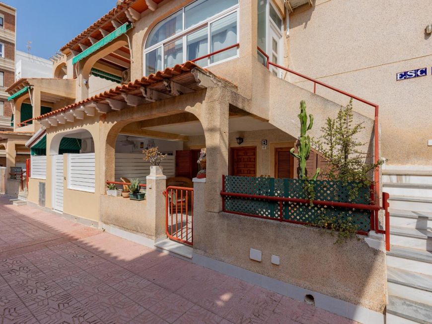 Španělsko Your home by the sea! Ground floor apartment with a 15 m2 terrace in Acequión (Torrevieja)
