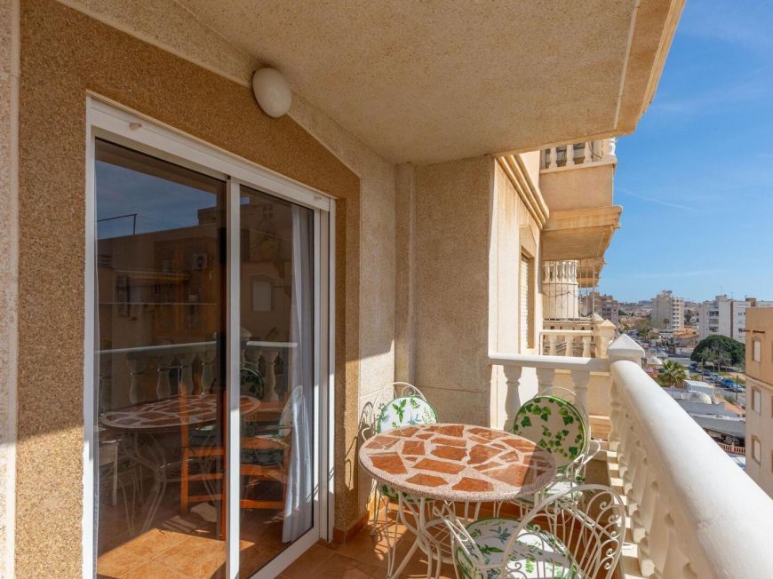 Španělsko Sunrise views and Mediterranean breezes in Nueva Torrevieja! 2 bedrooms + communal pool