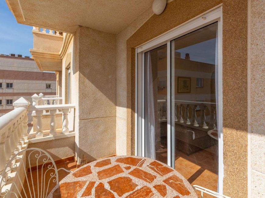 Španělsko Sunrise views and Mediterranean breezes in Nueva Torrevieja! 2 bedrooms + communal pool