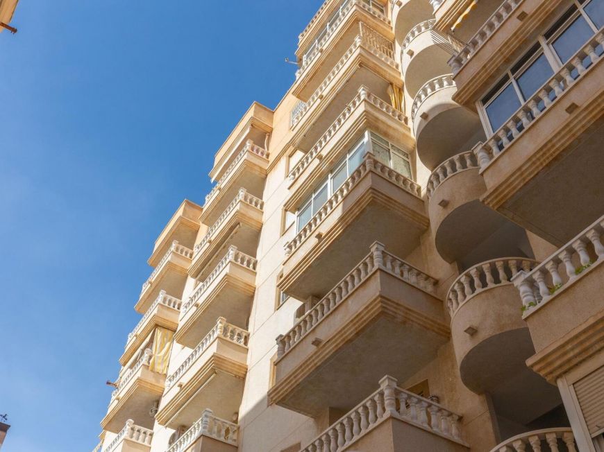 Španělsko Sunrise views and Mediterranean breezes in Nueva Torrevieja! 2 bedrooms + communal pool