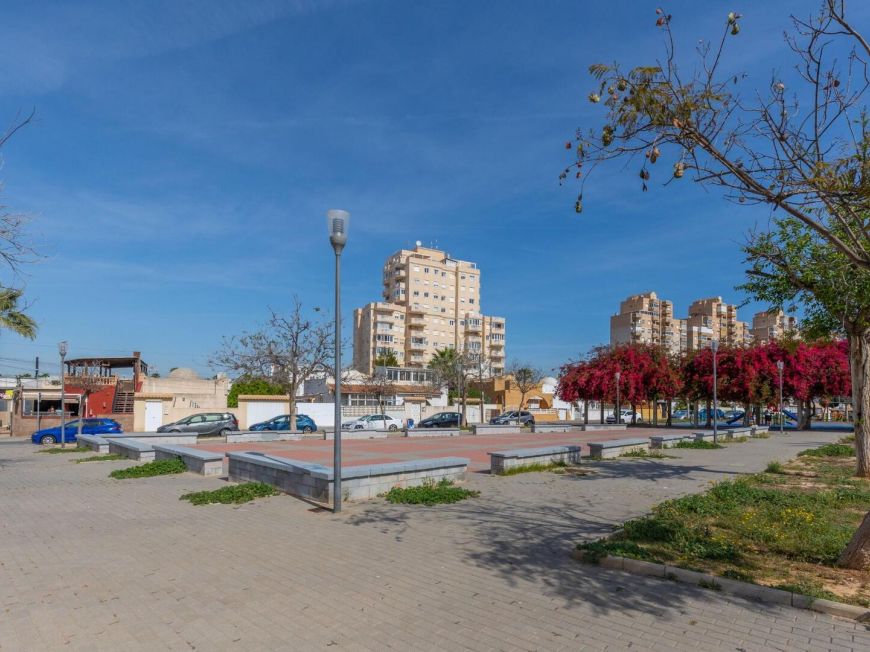 Španělsko Sunrise views and Mediterranean breezes in Nueva Torrevieja! 2 bedrooms + communal pool
