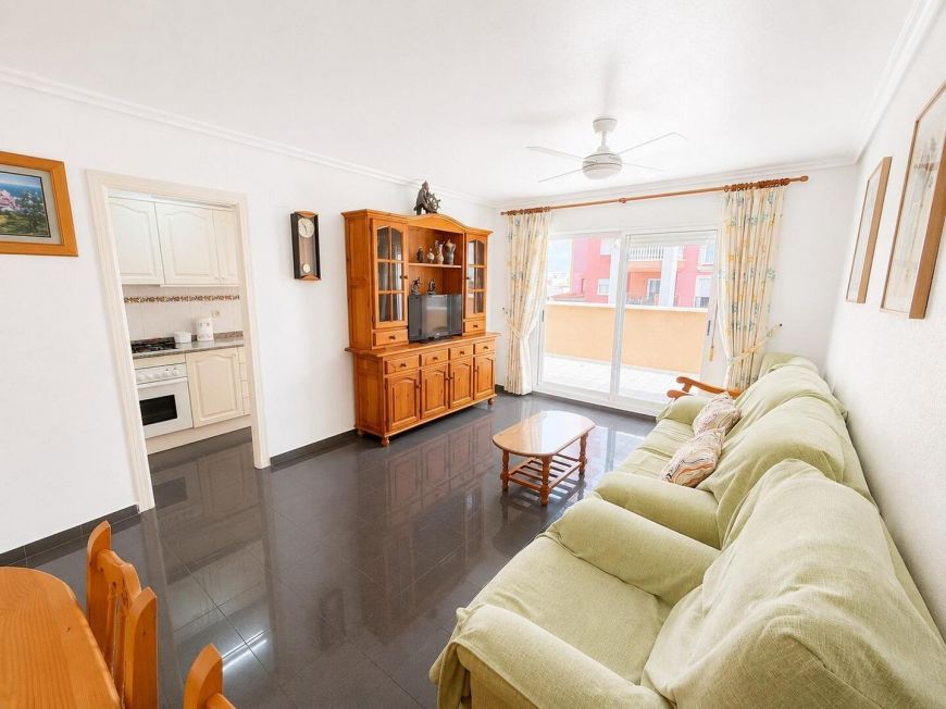 Španělsko Two-bedroom penthouse with garage and sea views