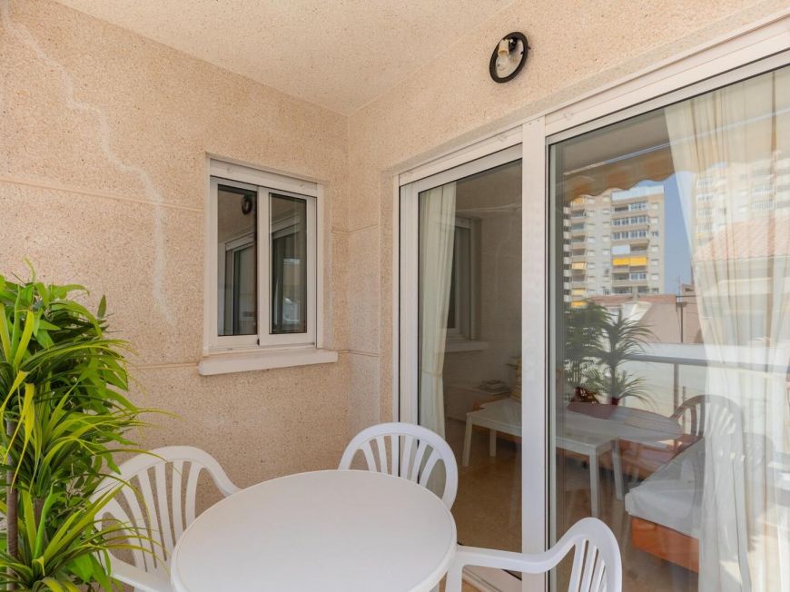 Španělsko Impeccable two-bedroom apartment with pool and garage included in Nueva Torrevieja
