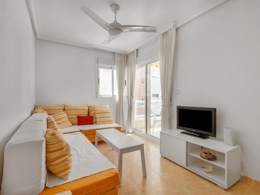 Španělsko Impeccable two-bedroom apartment with pool and garage included in Nueva Torrevieja