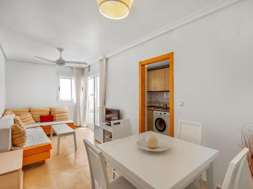 Španělsko Impeccable two-bedroom apartment with pool and garage included in Nueva Torrevieja