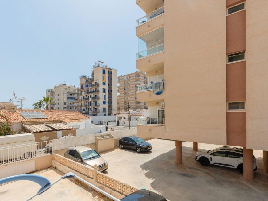 Španělsko Impeccable two-bedroom apartment with pool and garage included in Nueva Torrevieja