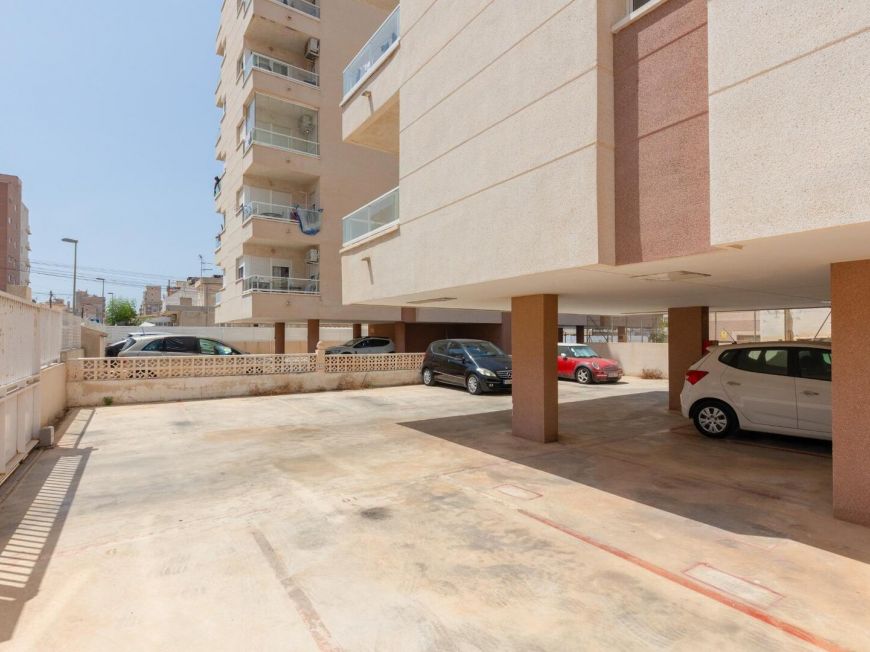 Španělsko Impeccable two-bedroom apartment with pool and garage included in Nueva Torrevieja