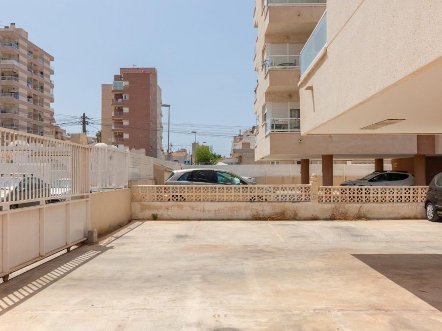 Španělsko Impeccable two-bedroom apartment with pool and garage included in Nueva Torrevieja