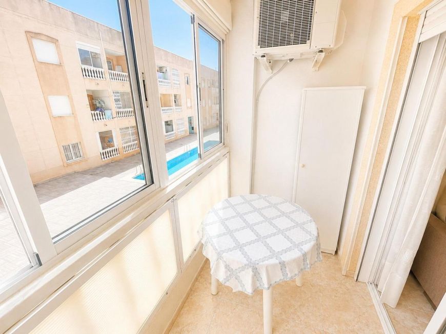 Španělsko Opportunity: 1 bedroom apartment with pool