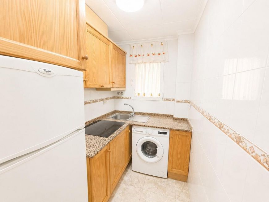 Španělsko Opportunity to own a 2-bedroom apartment with a pool and garage