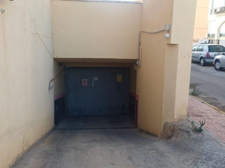 Španělsko Private, Secure Enclosed Garage