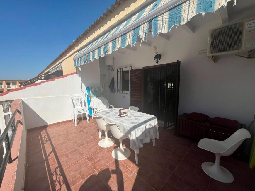 Španělsko Cozy 2-bedroom property with a large sunny terrace, ready to move in.