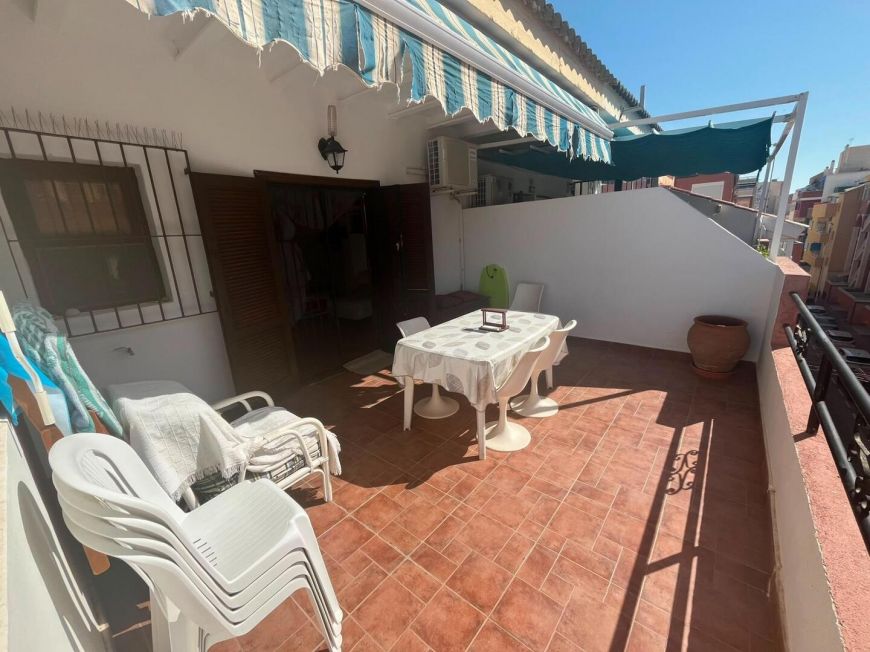 Španělsko Cozy 2-bedroom property with a large sunny terrace, ready to move in.