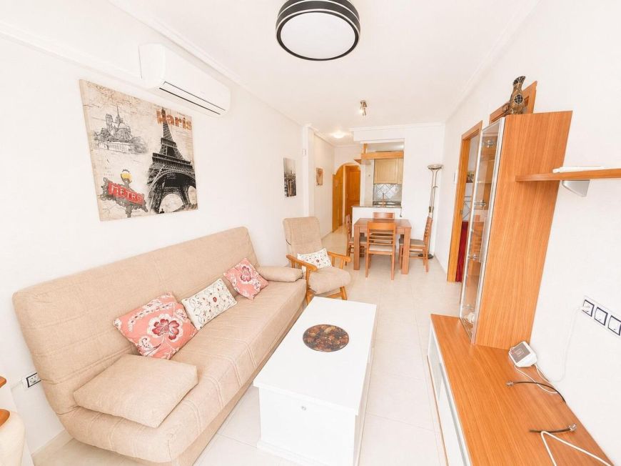 Španělsko Opportunity: 2 bedrooms with pool
