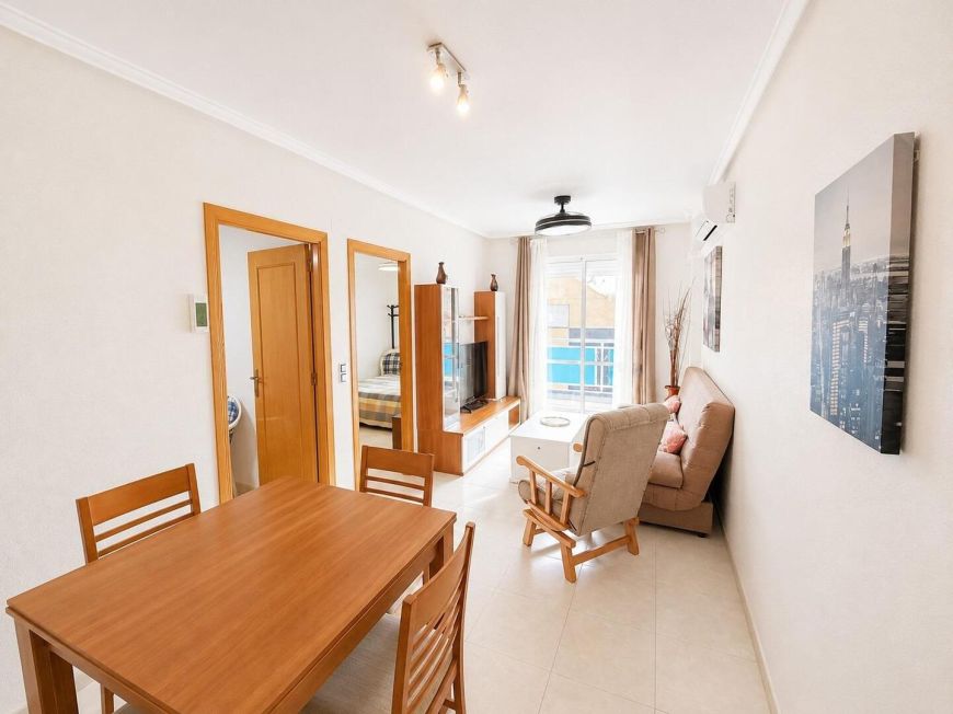 Španělsko Opportunity: 2 bedrooms with pool