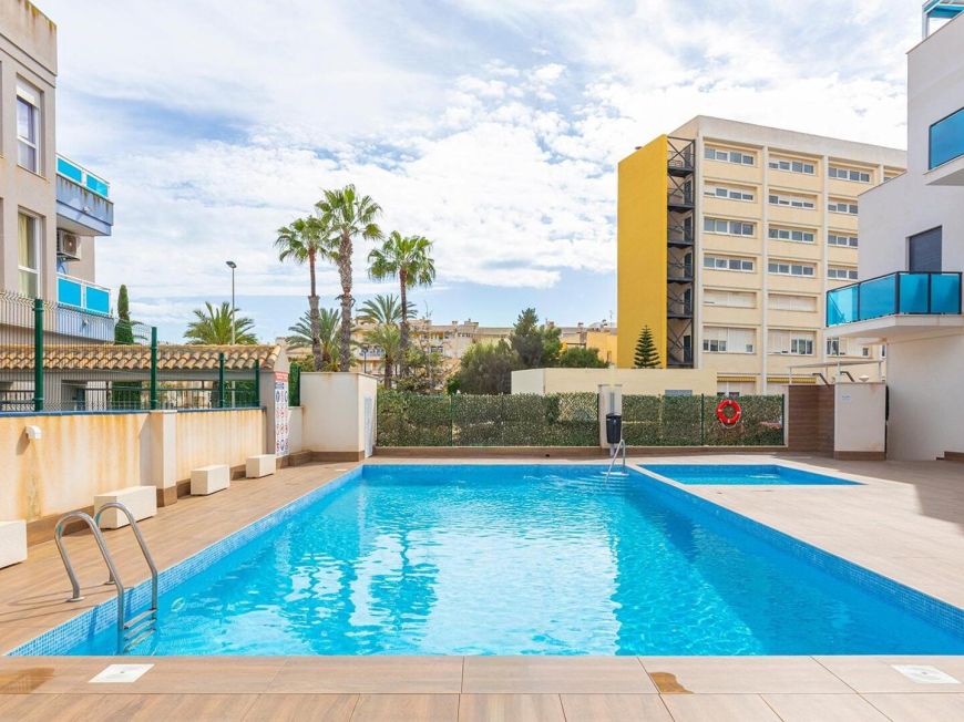 Španělsko Opportunity: 2 bedrooms with pool