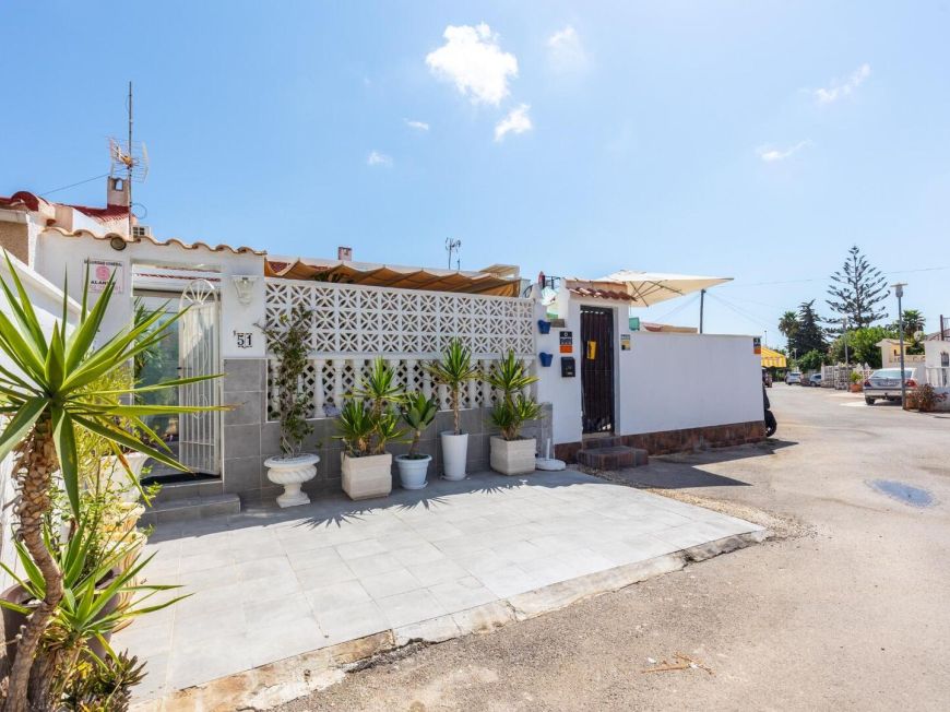 Španělsko Spectacular renovated bungalow in Torreta III with communal pool
