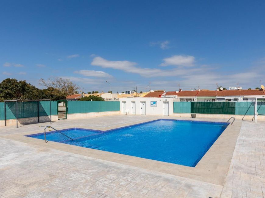 Španělsko Spectacular renovated bungalow in Torreta III with communal pool