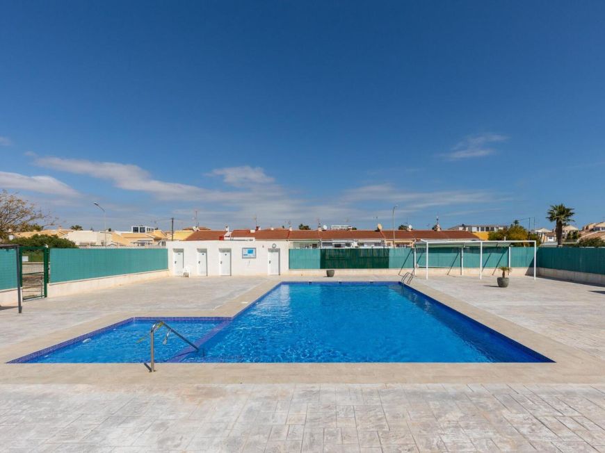 Španělsko Spectacular renovated bungalow in Torreta III with communal pool