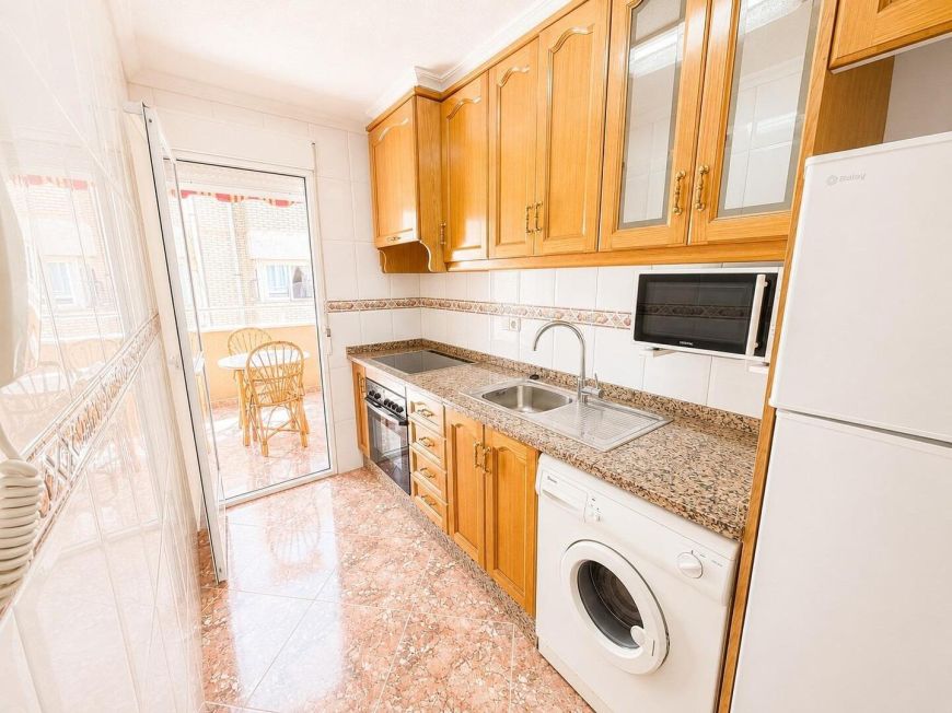 Španělsko Opportunity in Playa del Cura, 2 bedrooms with garage.