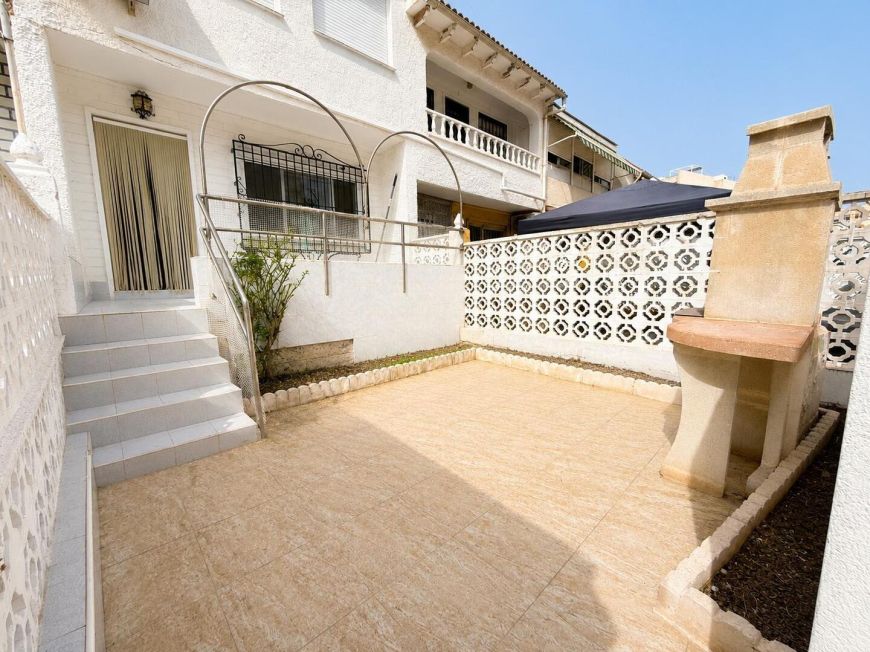 Španělsko Ground-floor bungalow · Unique opportunity in La Mata