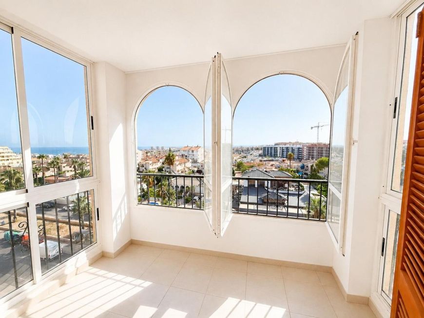 Испания Opportunity with views, SOUTH facing, swimming pool, garage and storage room