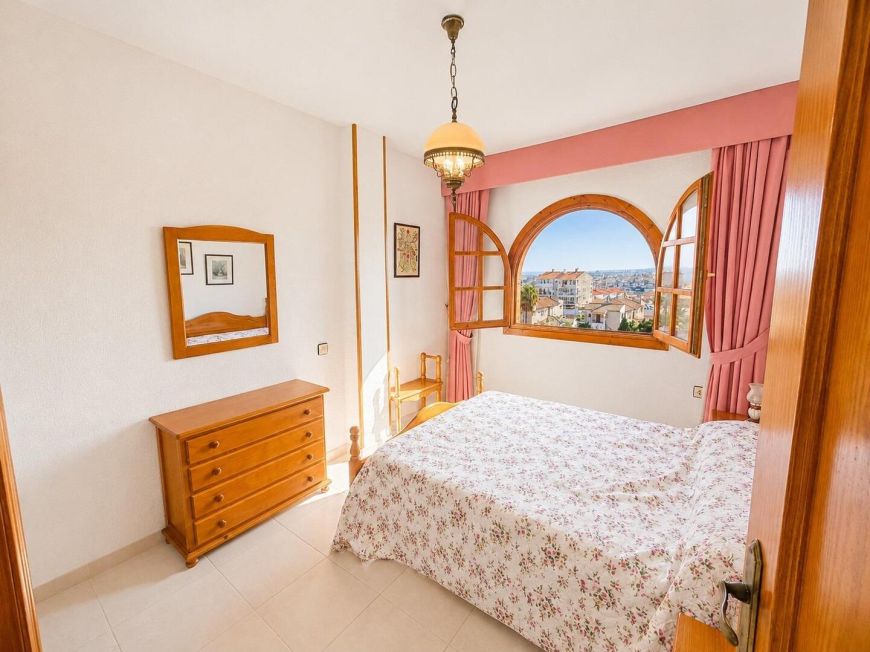 Испания Opportunity with views, SOUTH facing, swimming pool, garage and storage room