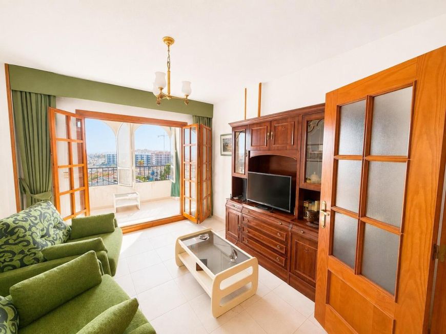 Испания Opportunity with views, SOUTH facing, swimming pool, garage and storage room