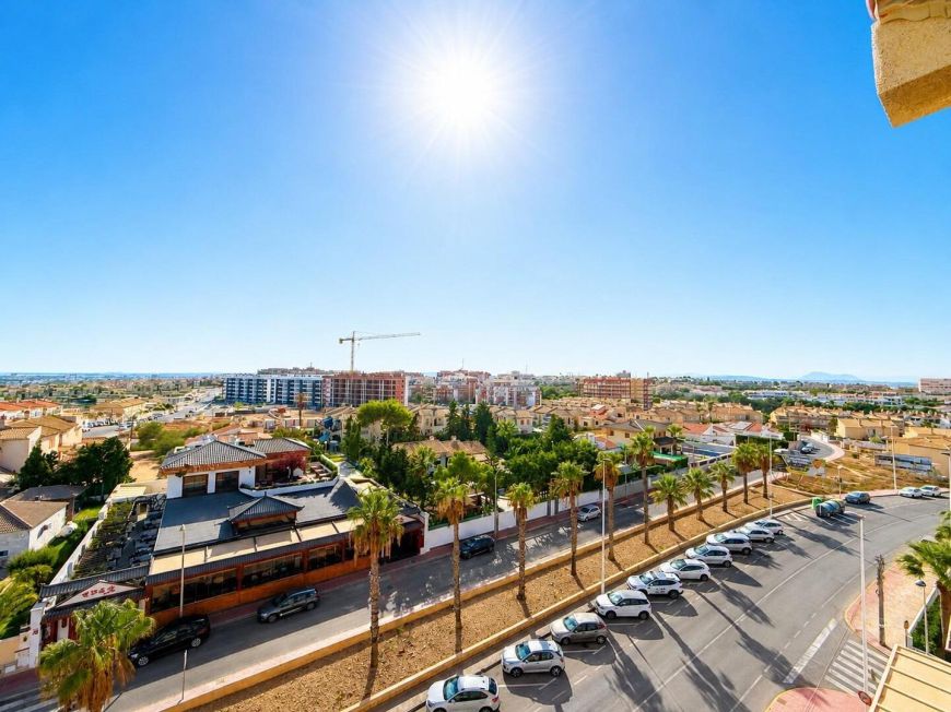 Испания Opportunity with views, SOUTH facing, swimming pool, garage and storage room